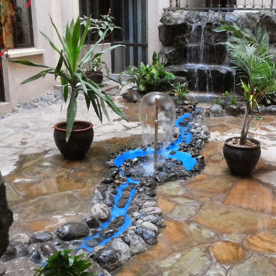 Hennessis Hotel indoor water feature